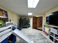 7518 SW Ambassador Pl, Topeka, KS 66610