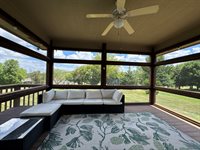 7518 SW Ambassador Pl, Topeka, KS 66610