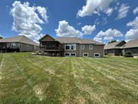7518 SW Ambassador Pl, Topeka, KS 66610