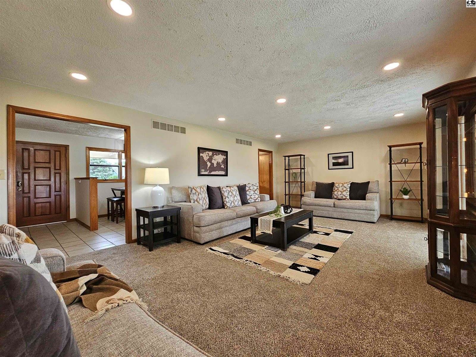 217 West Normal Dr, Lindsborg, KS 67456