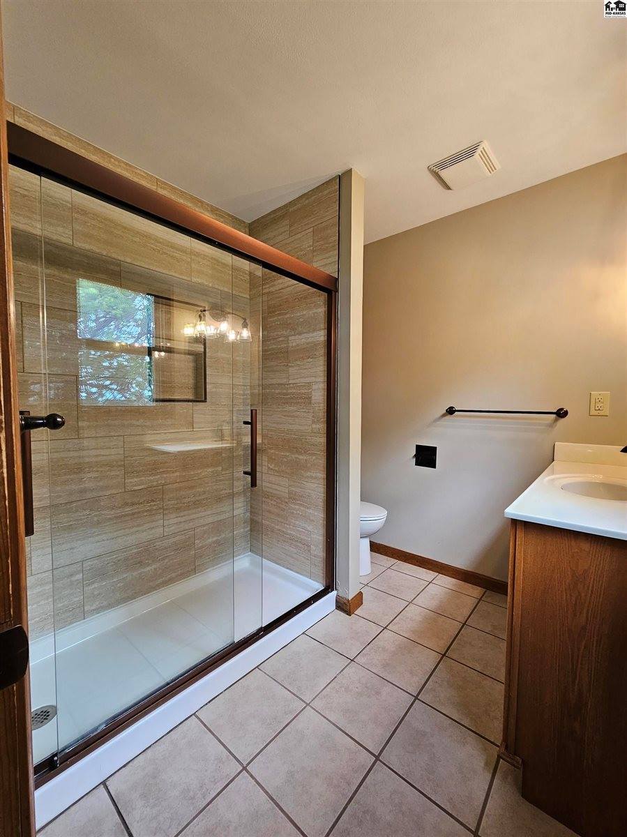 217 West Normal Dr, Lindsborg, KS 67456