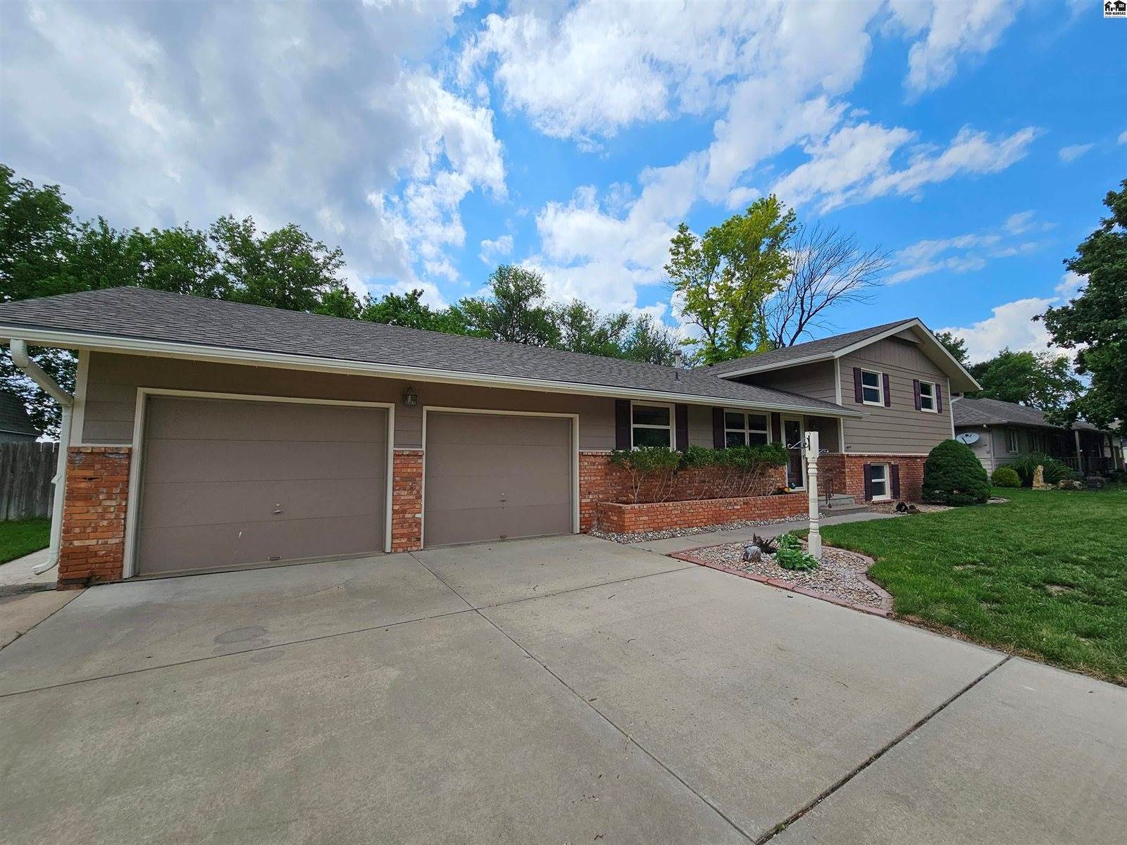 217 West Normal Dr, Lindsborg, KS 67456