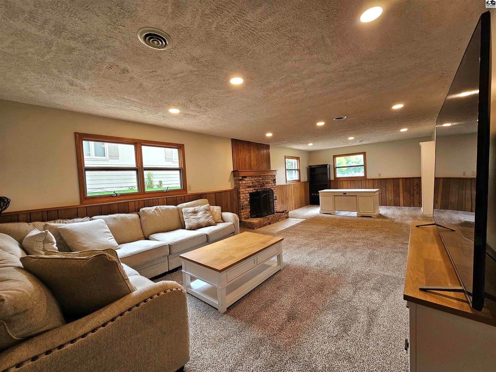 217 West Normal Dr, Lindsborg, KS 67456