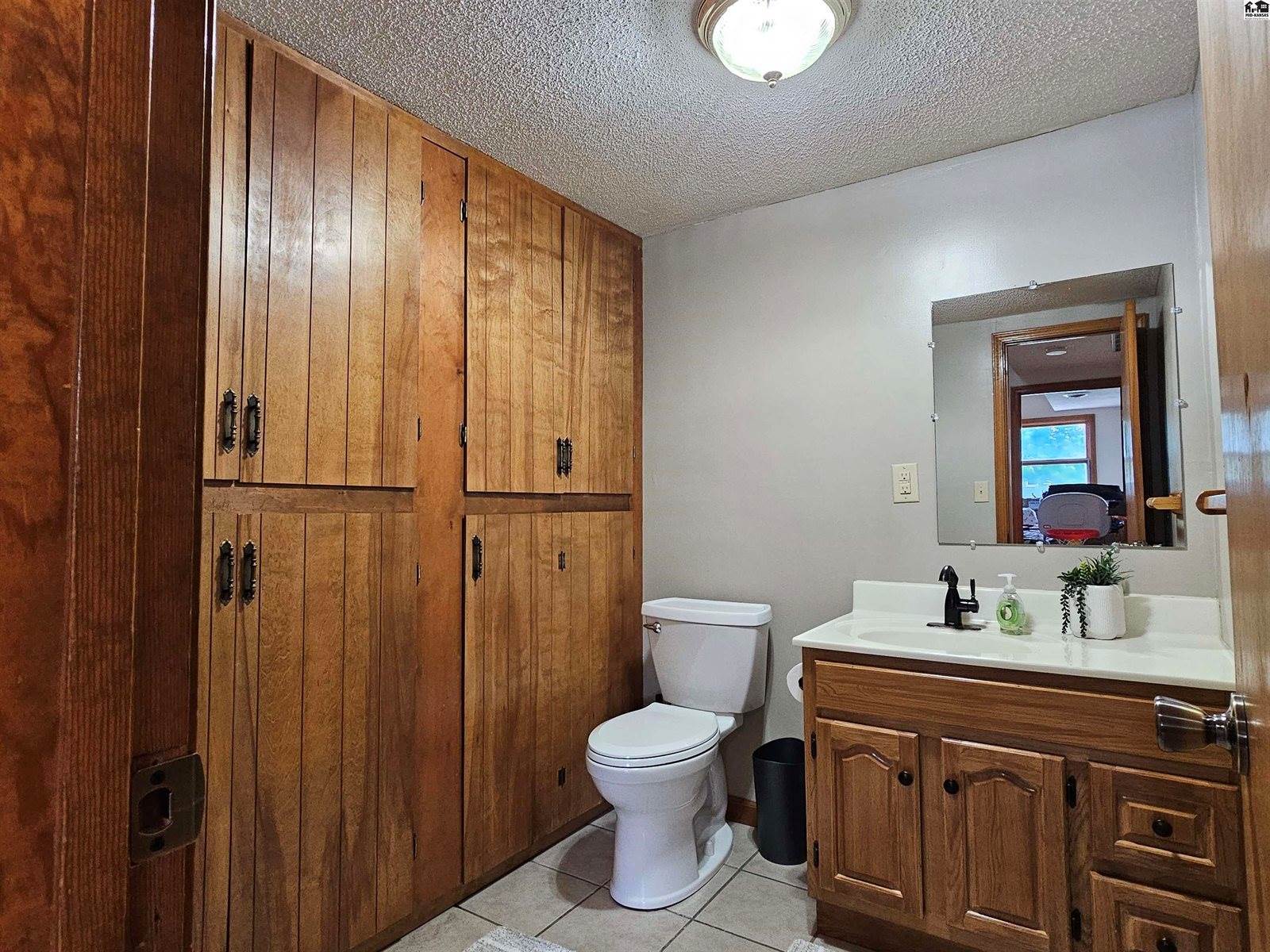 217 West Normal Dr, Lindsborg, KS 67456