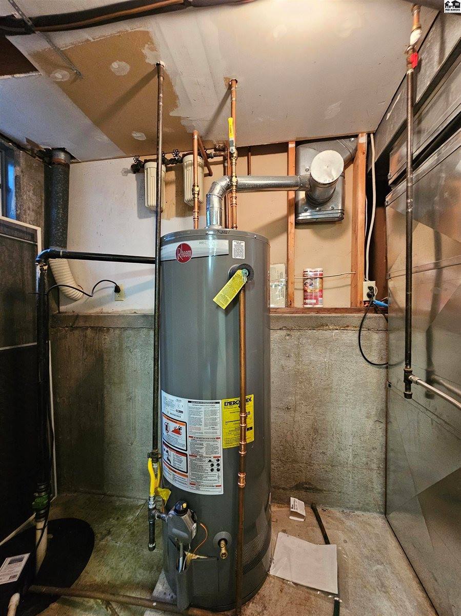 217 West Normal Dr, Lindsborg, KS 67456