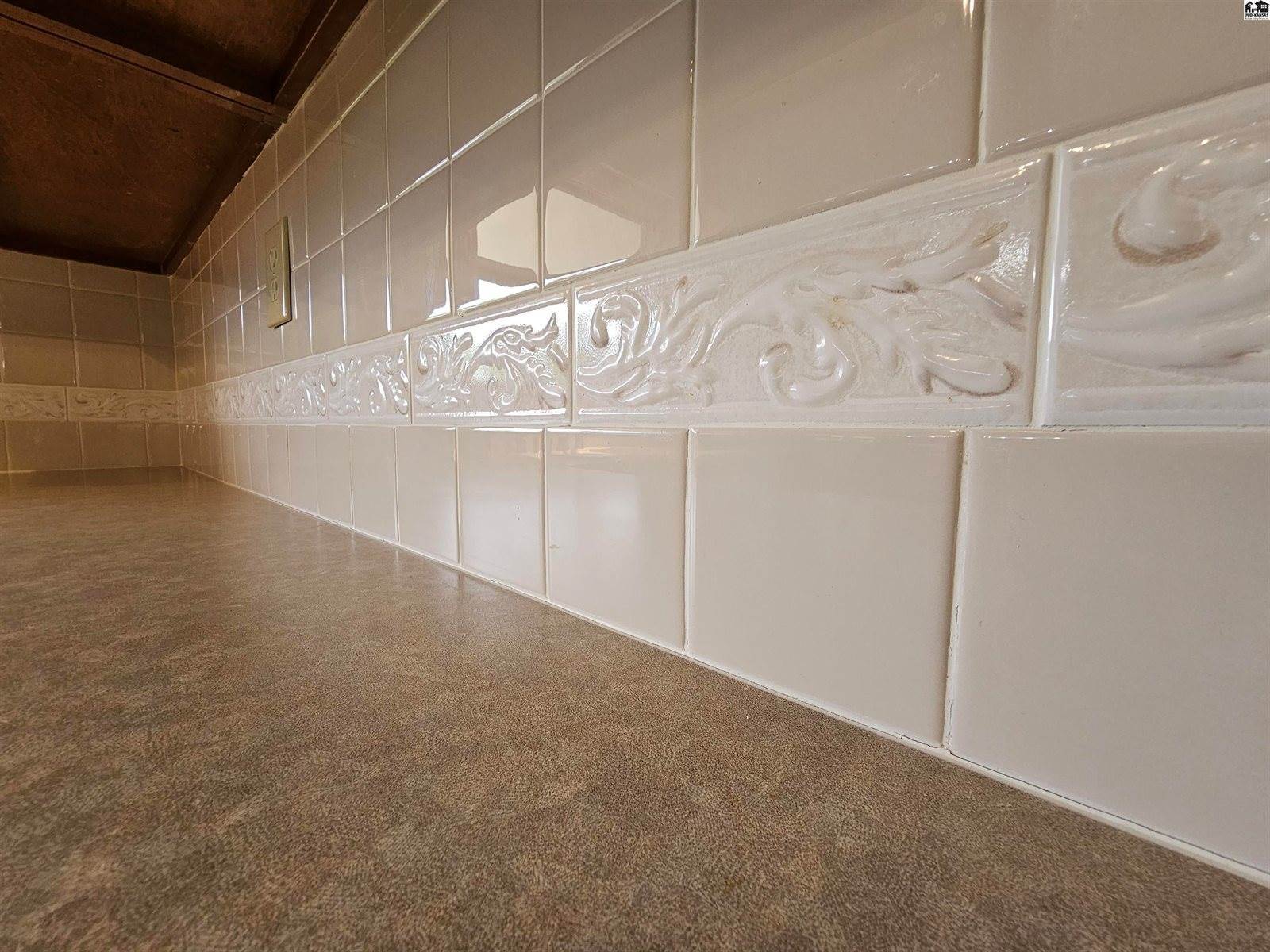 217 West Normal Dr, Lindsborg, KS 67456