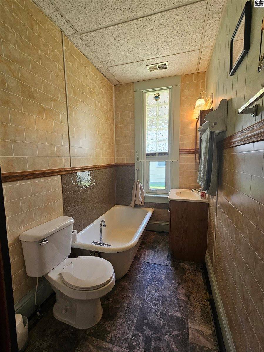 112 North Swedonia St, Marquette, KS 67464