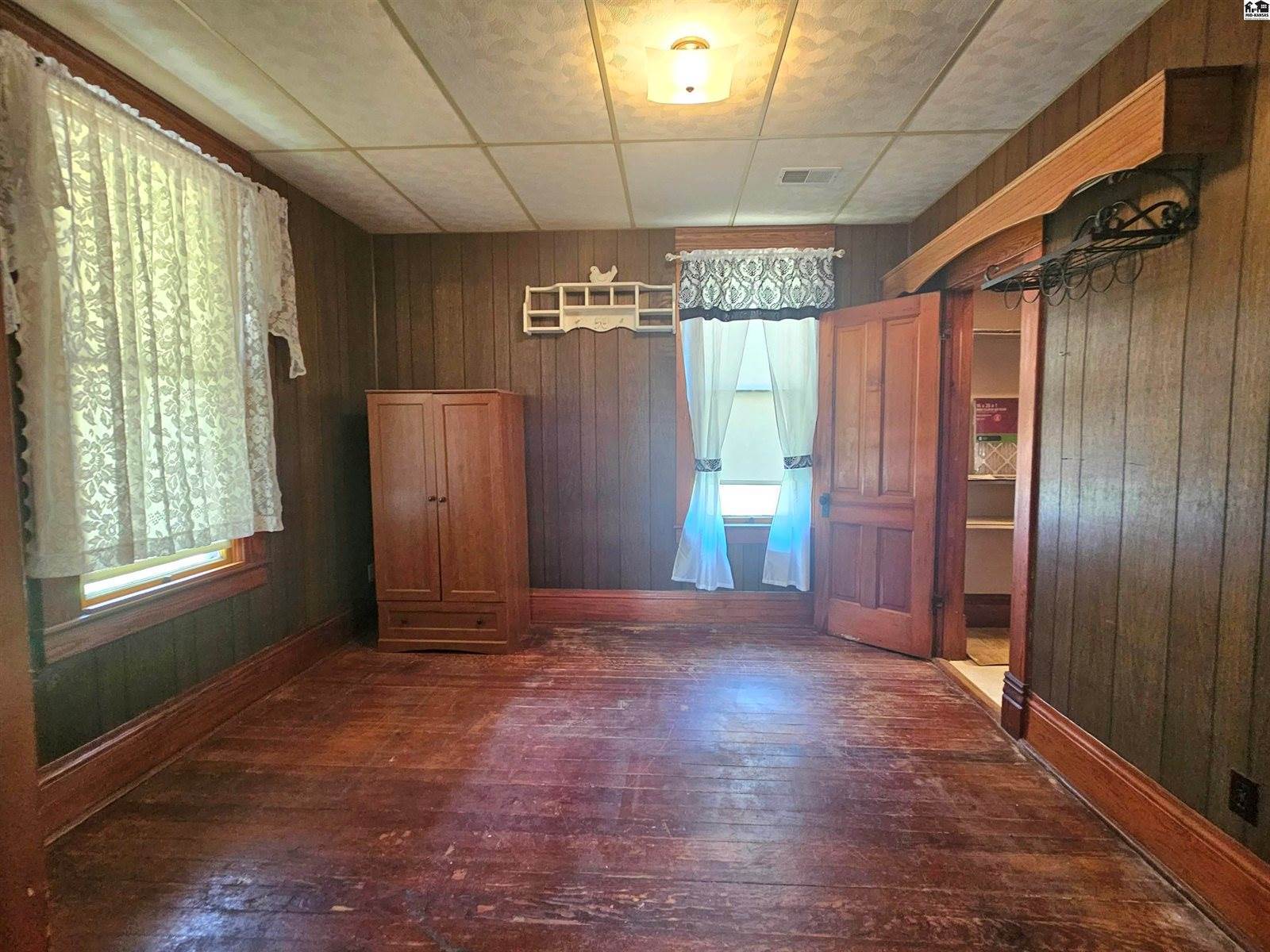 112 North Swedonia St, Marquette, KS 67464