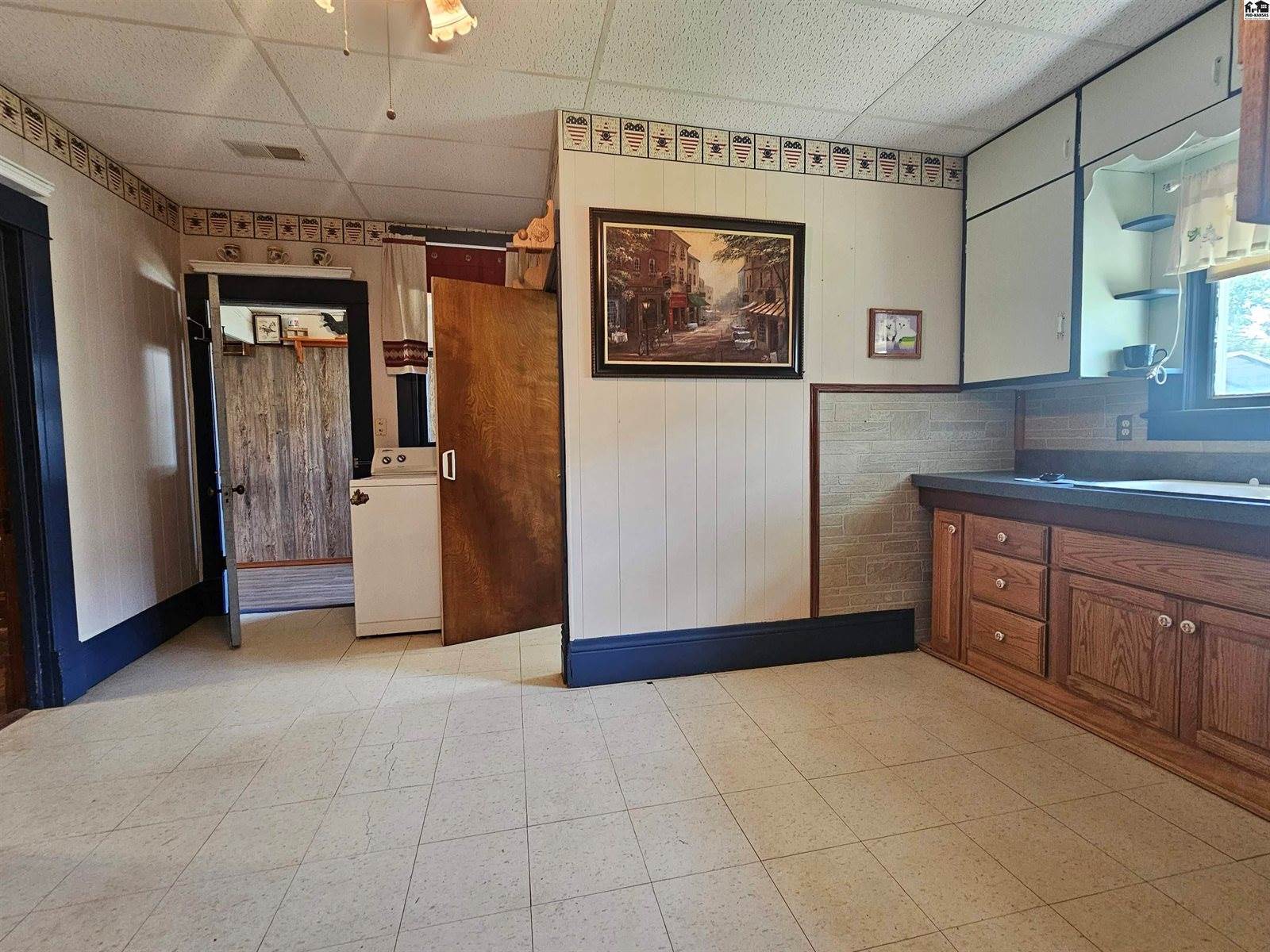 112 North Swedonia St, Marquette, KS 67464