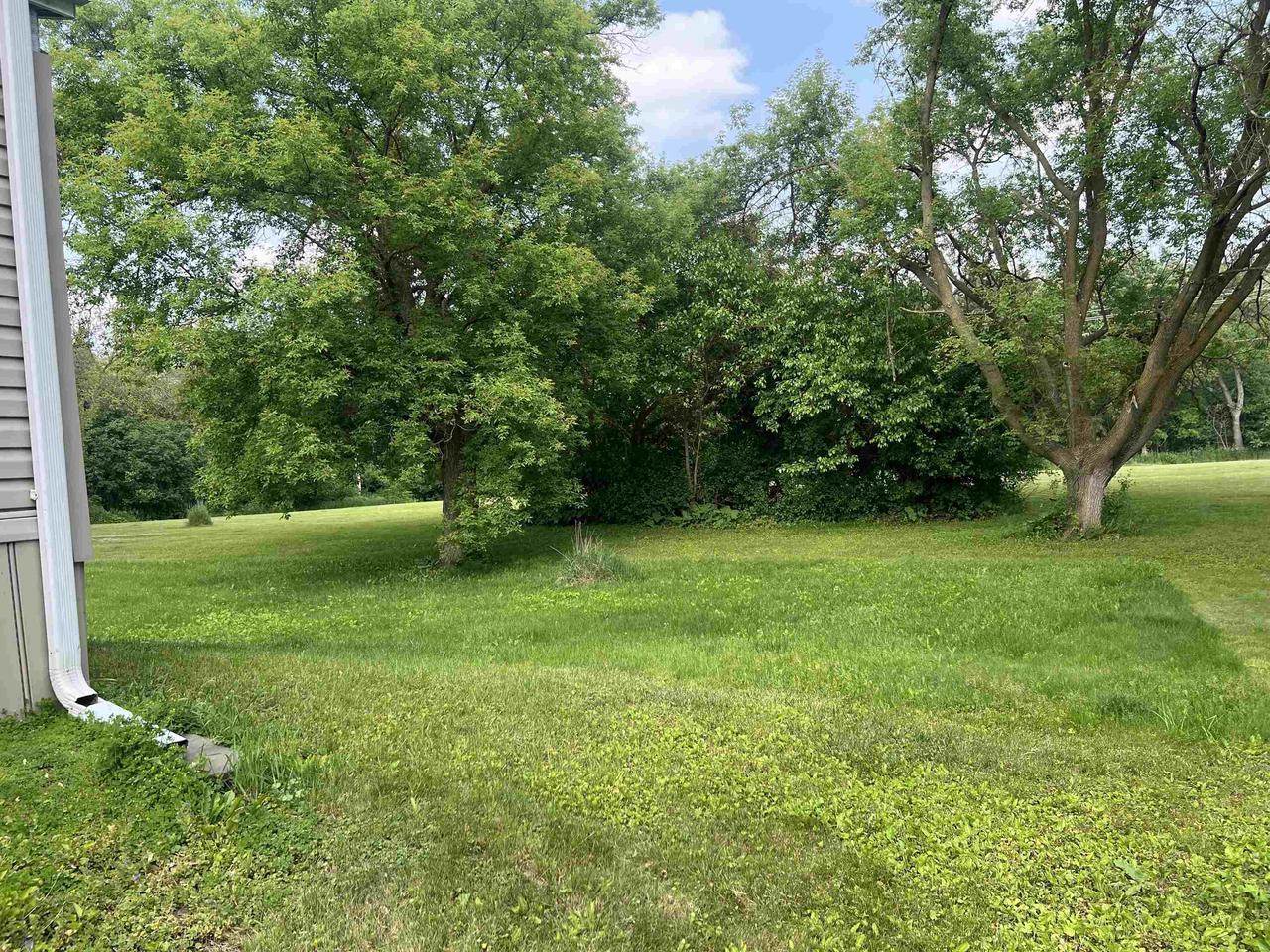 N2639 County Road Z #B19, Dousman, WI 53118