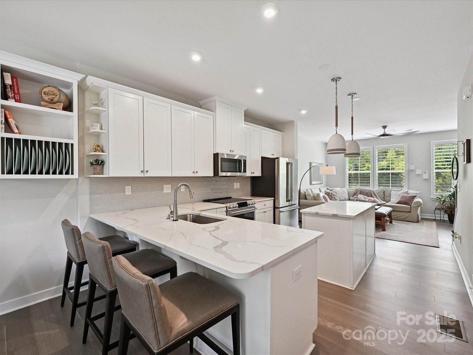 824 Broad River Lane, Charlotte, NC 28211