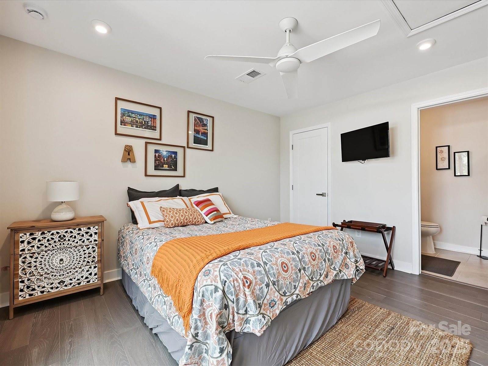 824 Broad River Lane, Charlotte, NC 28211