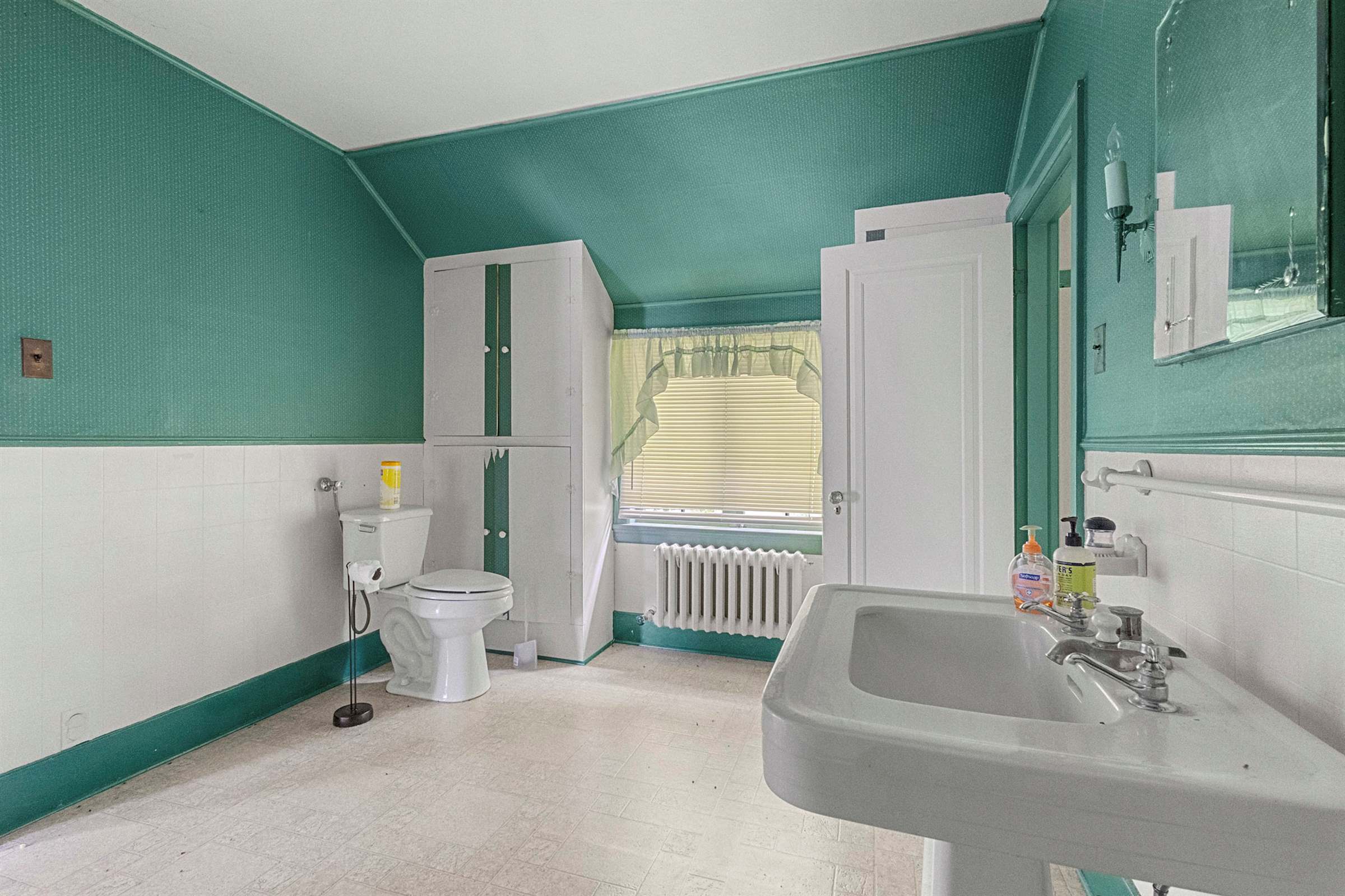 46372 East Main Street, Concrete, WA 98237