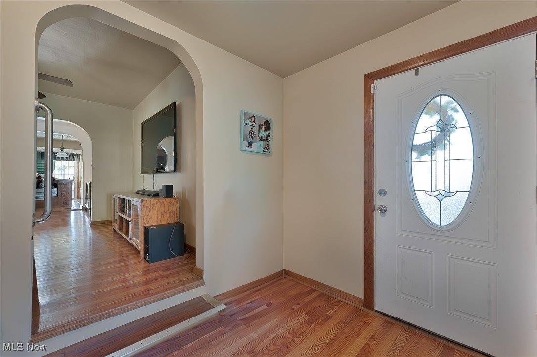 556 Poland Avenue, Struthers, OH 44471