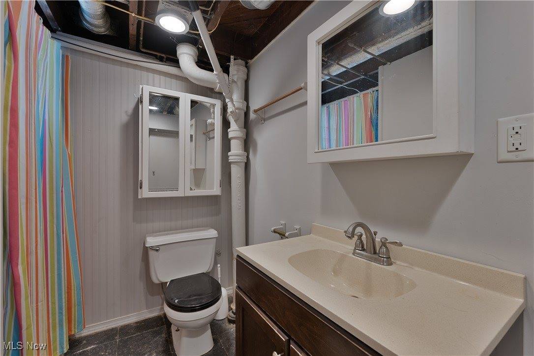 556 Poland Avenue, Struthers, OH 44471