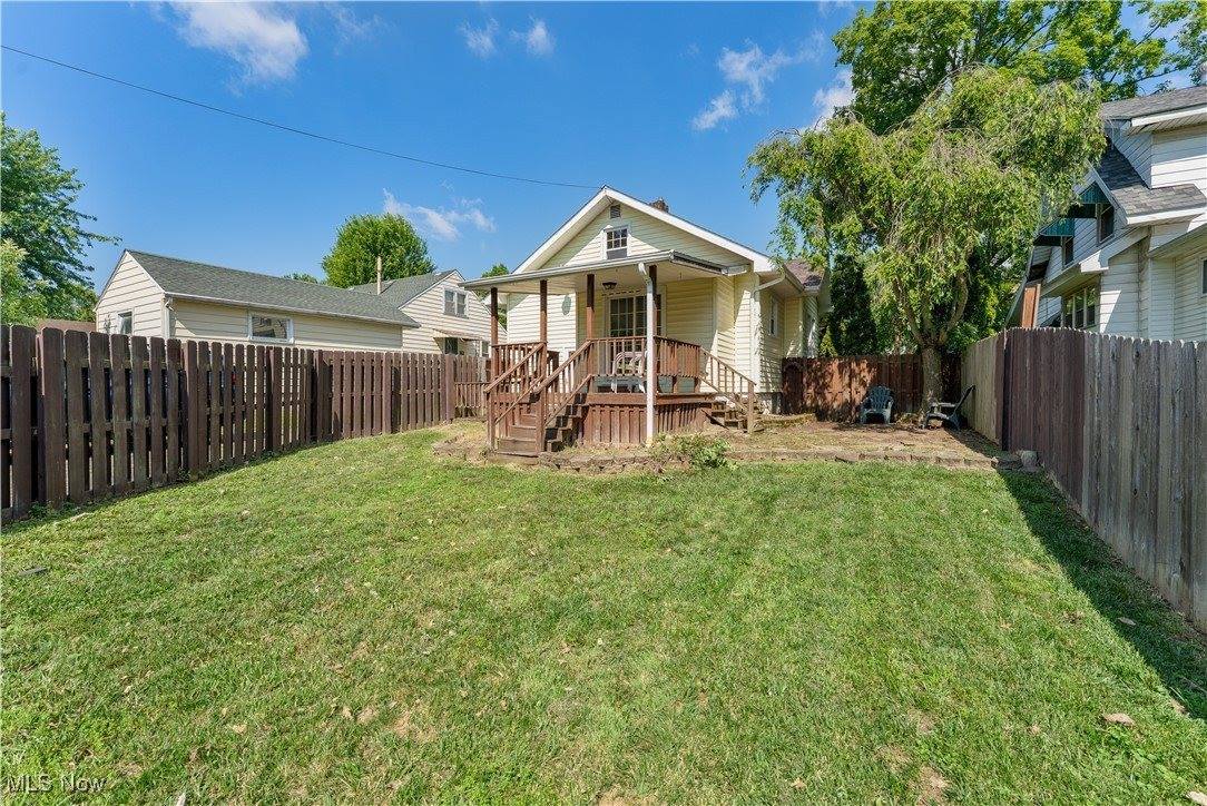 556 Poland Avenue, Struthers, OH 44471