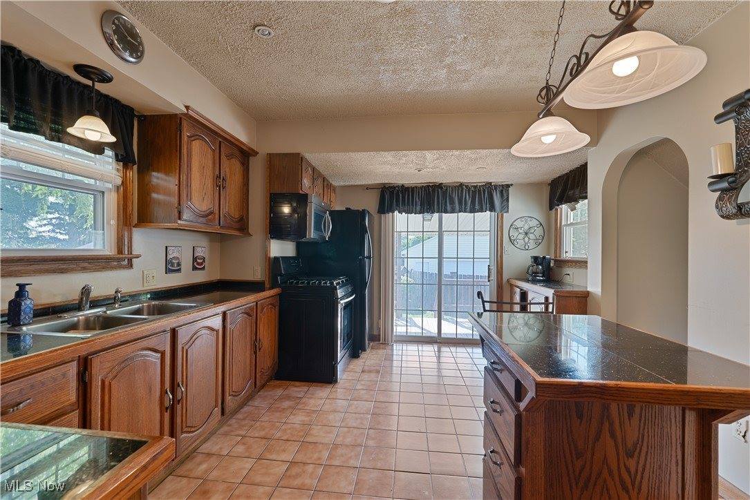 556 Poland Avenue, Struthers, OH 44471