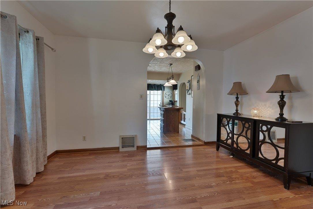 556 Poland Avenue, Struthers, OH 44471