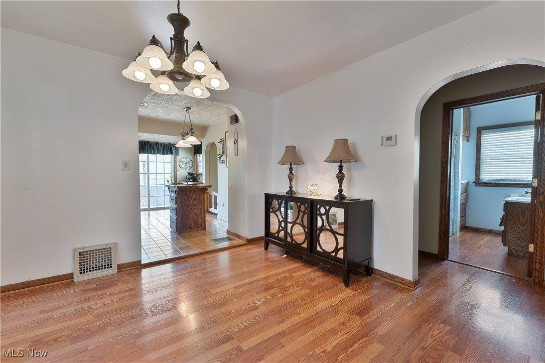 556 Poland Avenue, Struthers, OH 44471