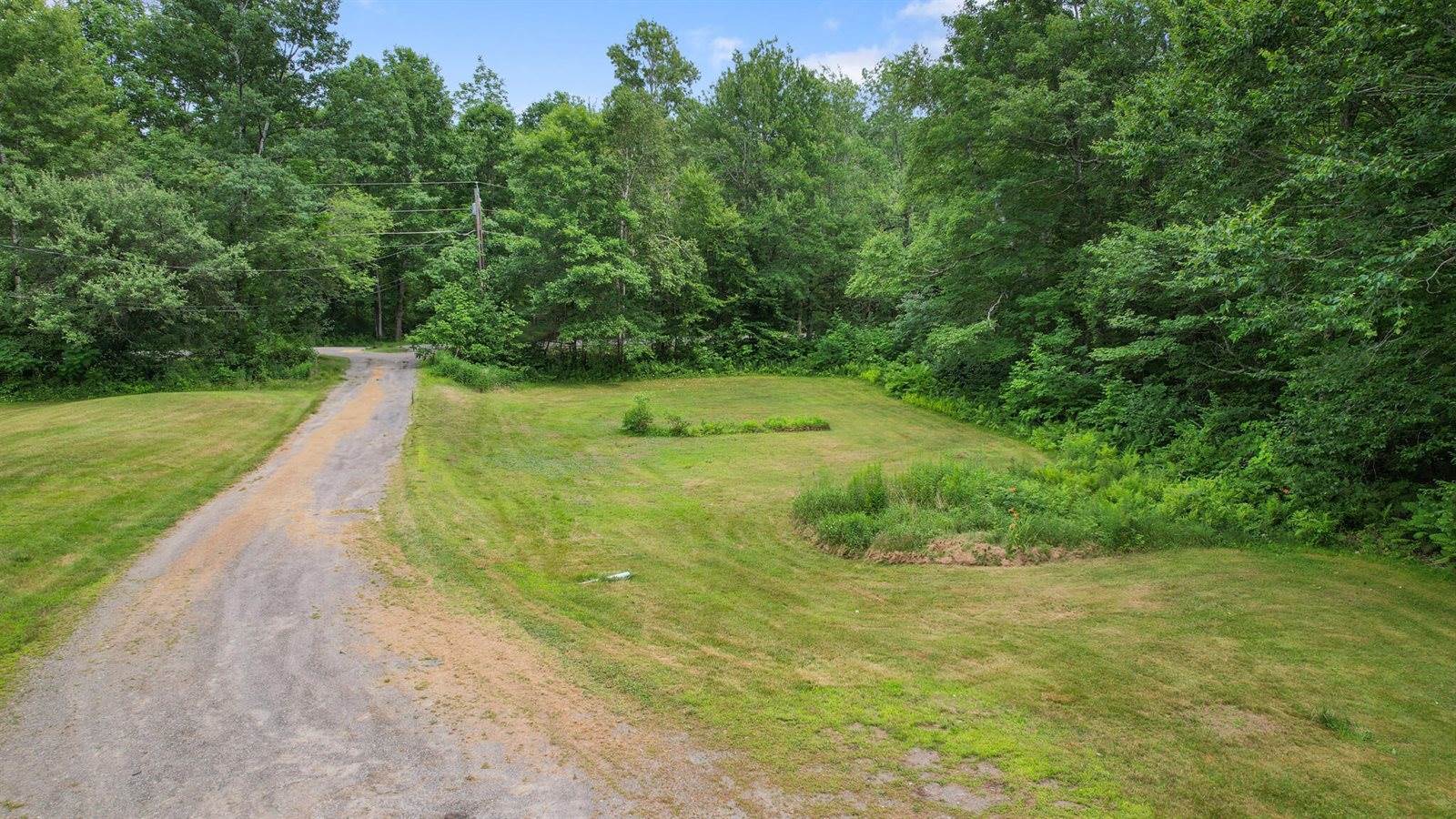 32 Barton Road, Windsor, ME 04363