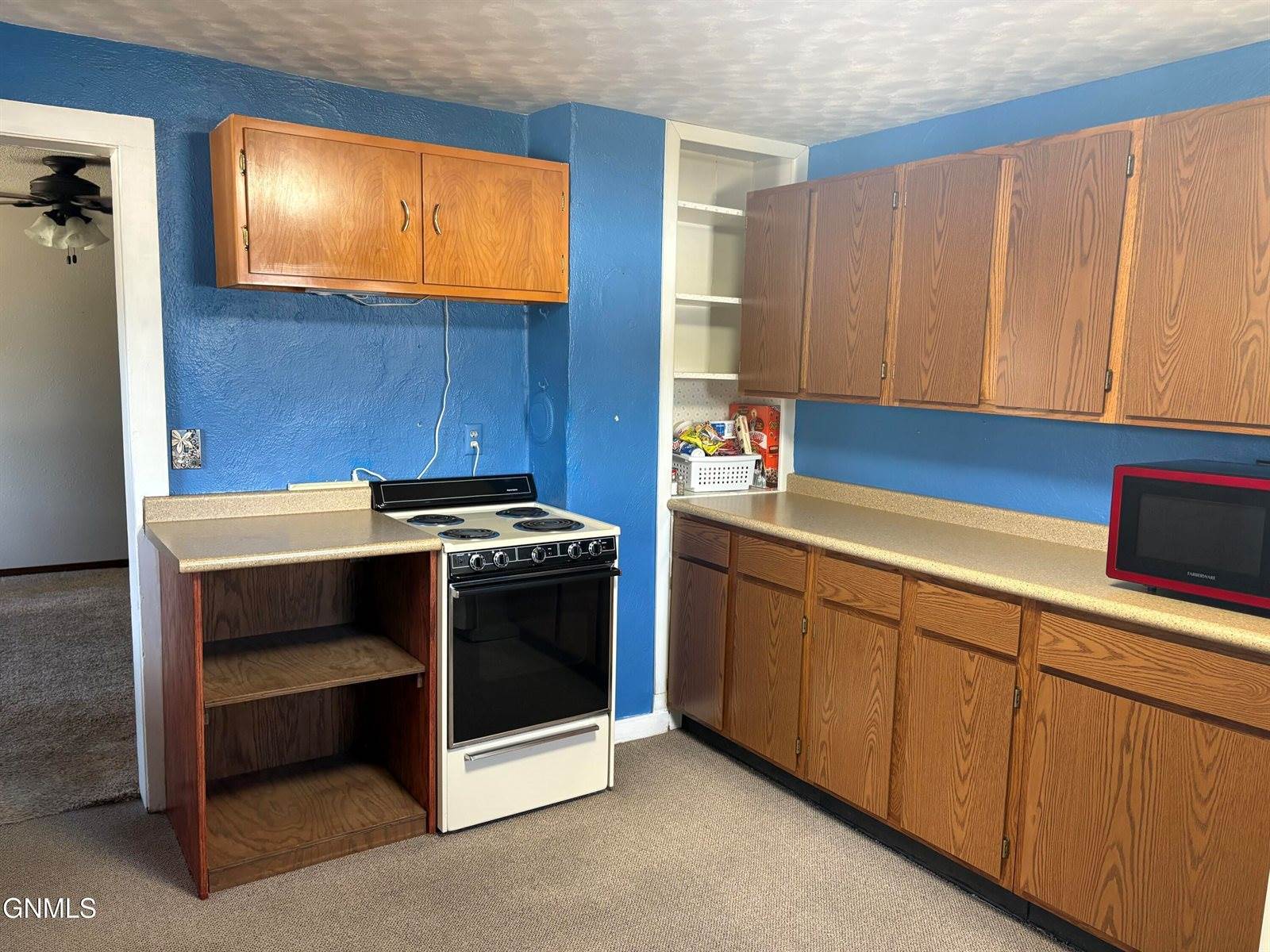 402 8th Street Street West, Williston, ND 58801