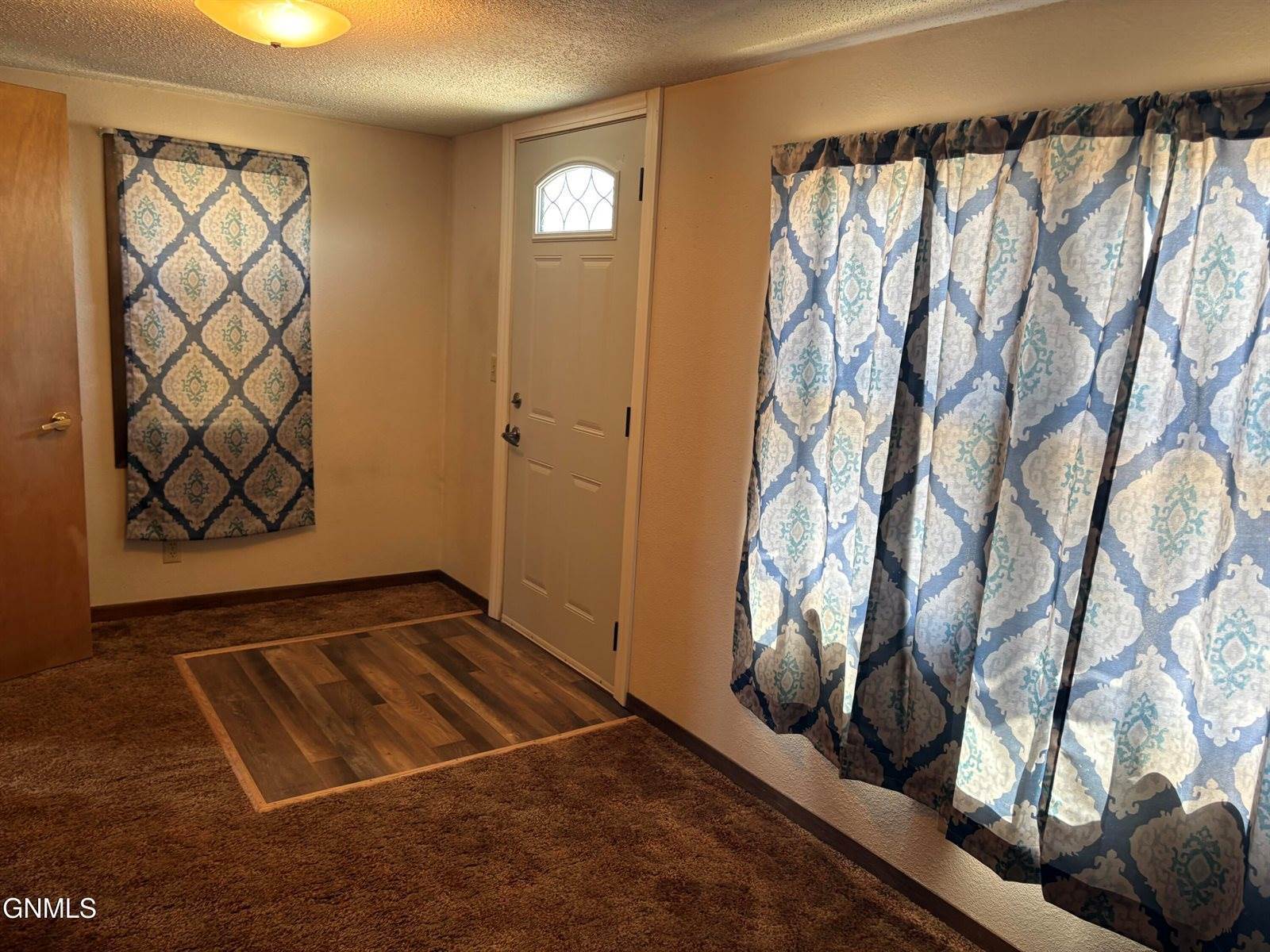 402 8th Street Street West, Williston, ND 58801