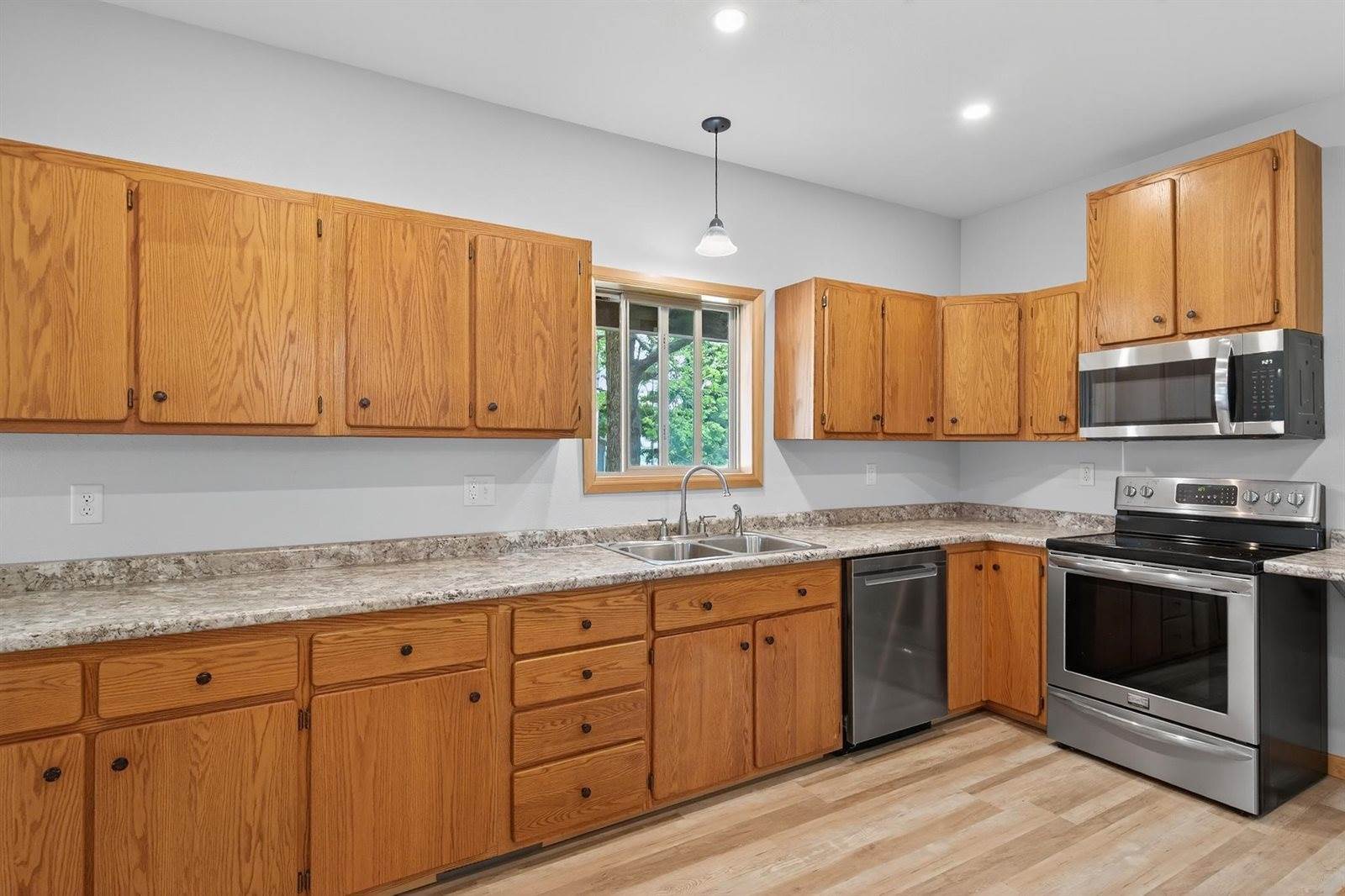 421 N 10th Avenue, Wisconsin Rapids, WI 54495