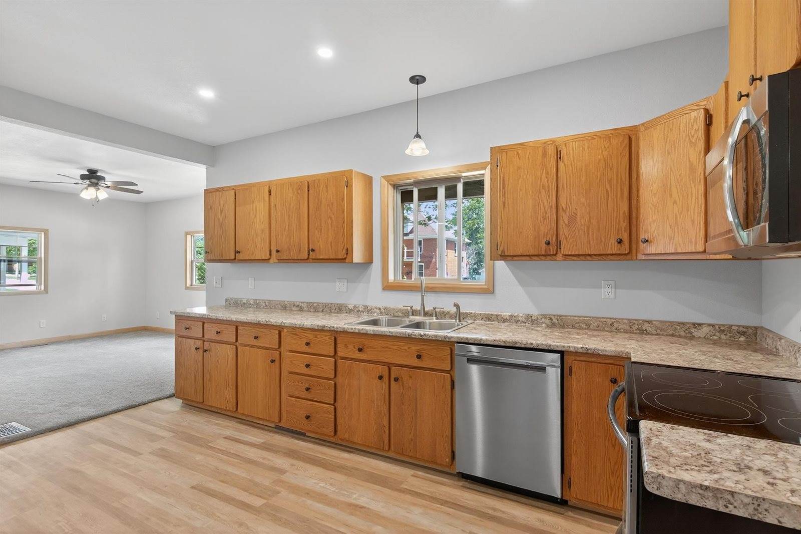 421 N 10th Avenue, Wisconsin Rapids, WI 54495