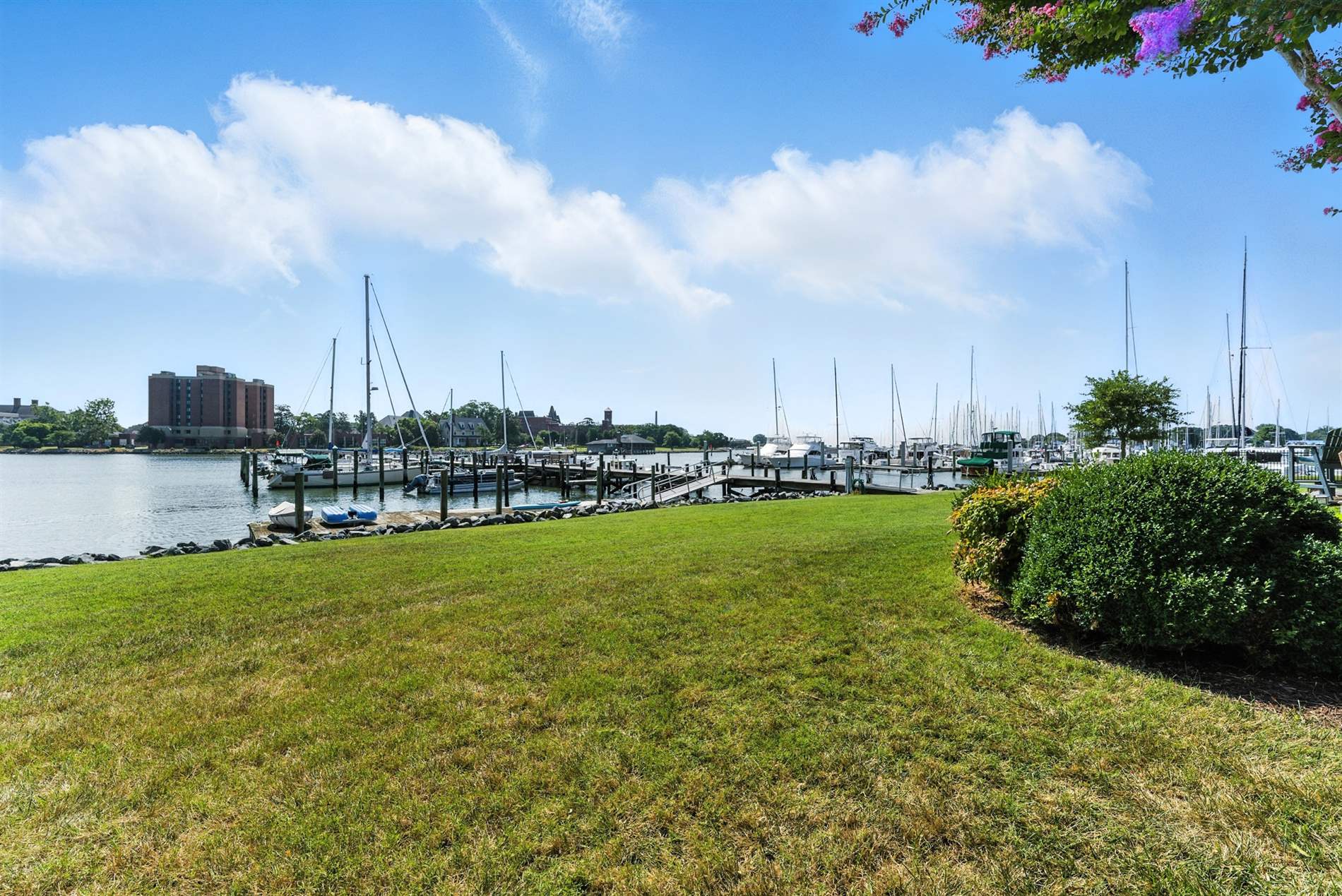 407 Bridge Street, Hampton, VA 23669