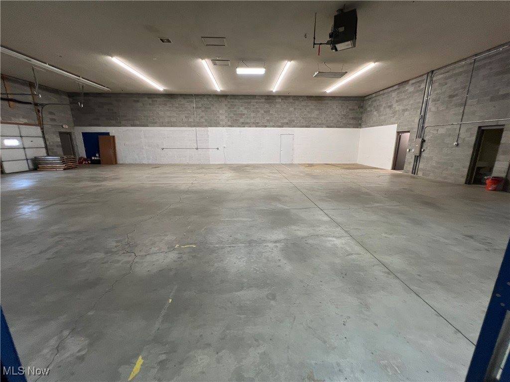 8433 South Avenue, Poland, OH 44514