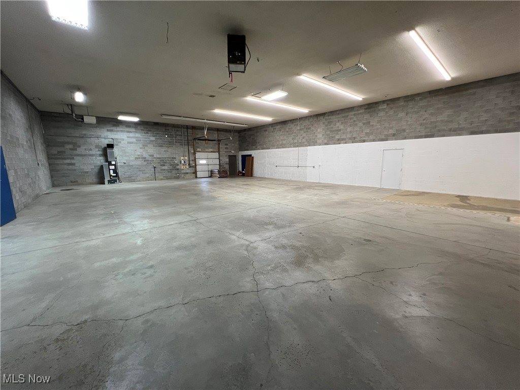 8433 South Avenue, Poland, OH 44514