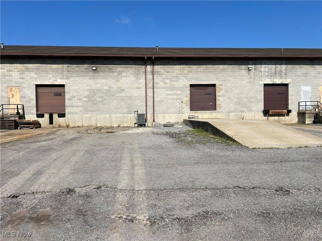 8433 South Avenue, Poland, OH 44514