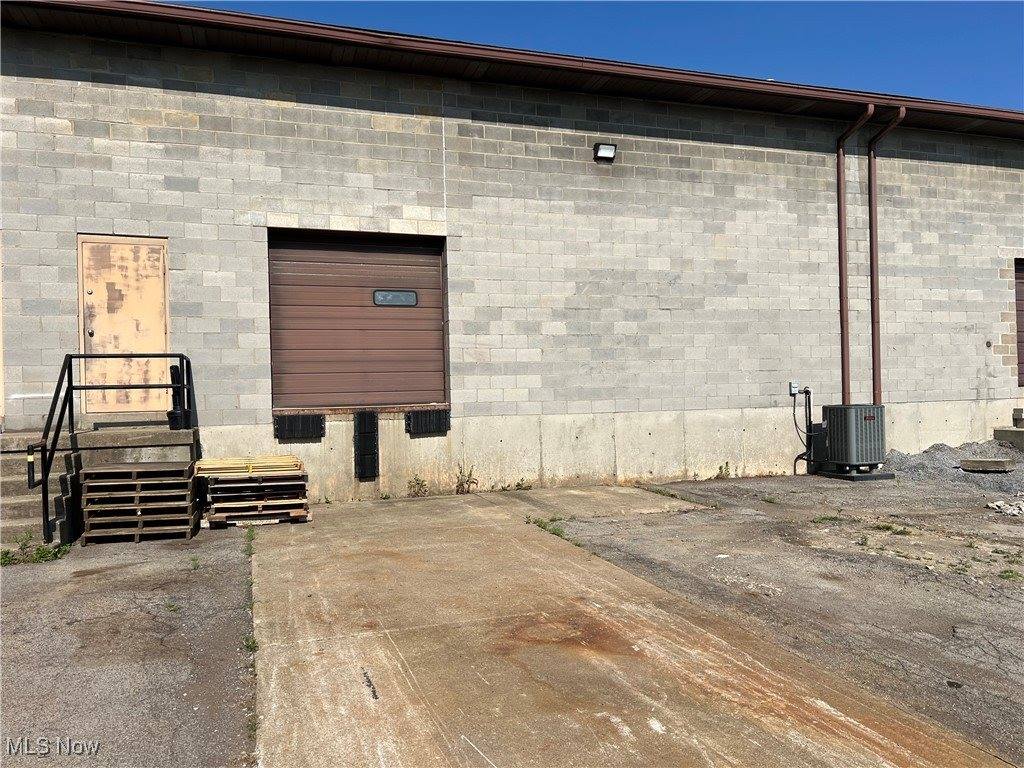 8433 South Avenue, Poland, OH 44514