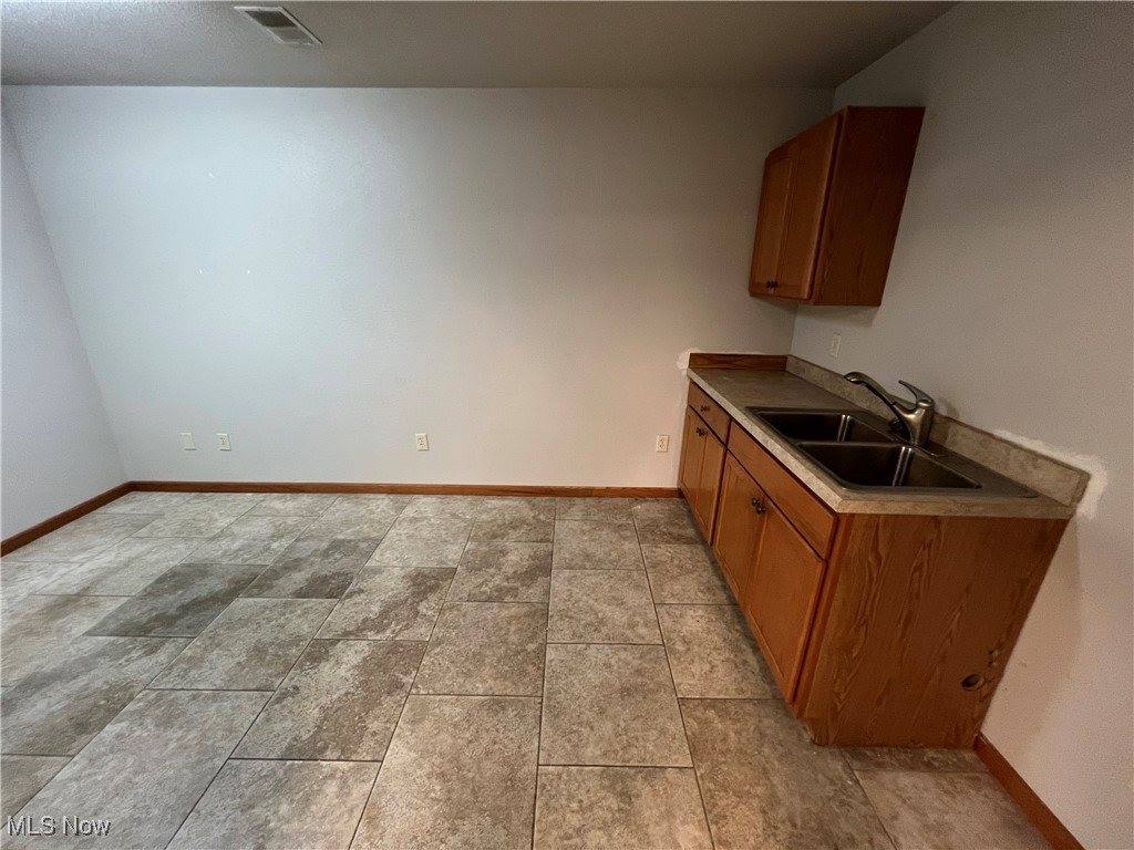 8433 South Avenue, Poland, OH 44514