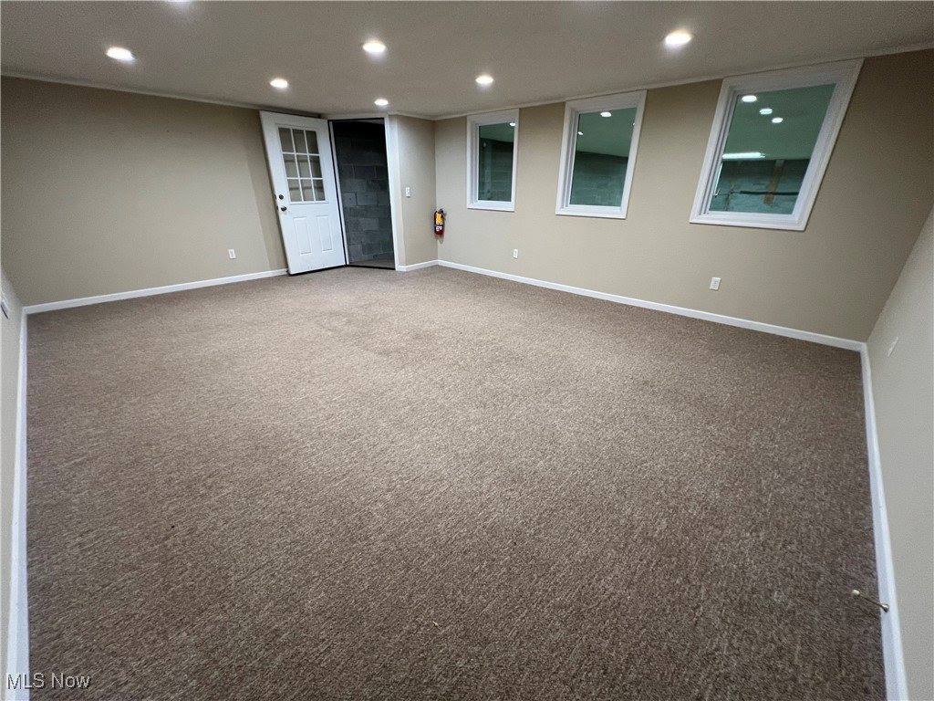 8433 South Avenue, Poland, OH 44514