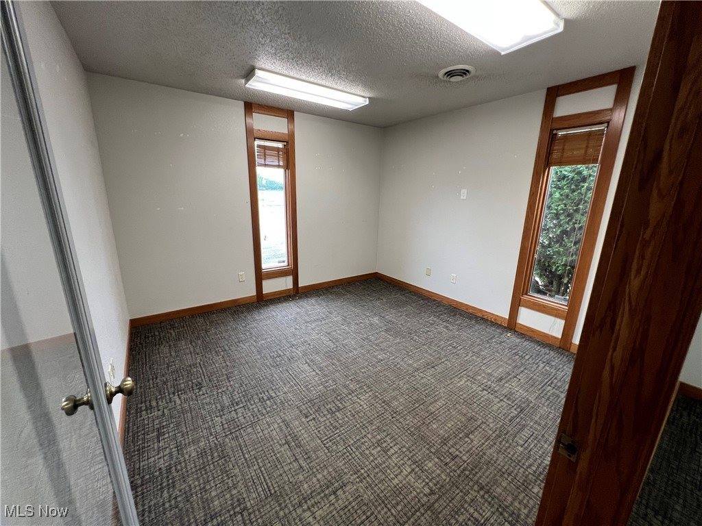 8433 South Avenue, Poland, OH 44514