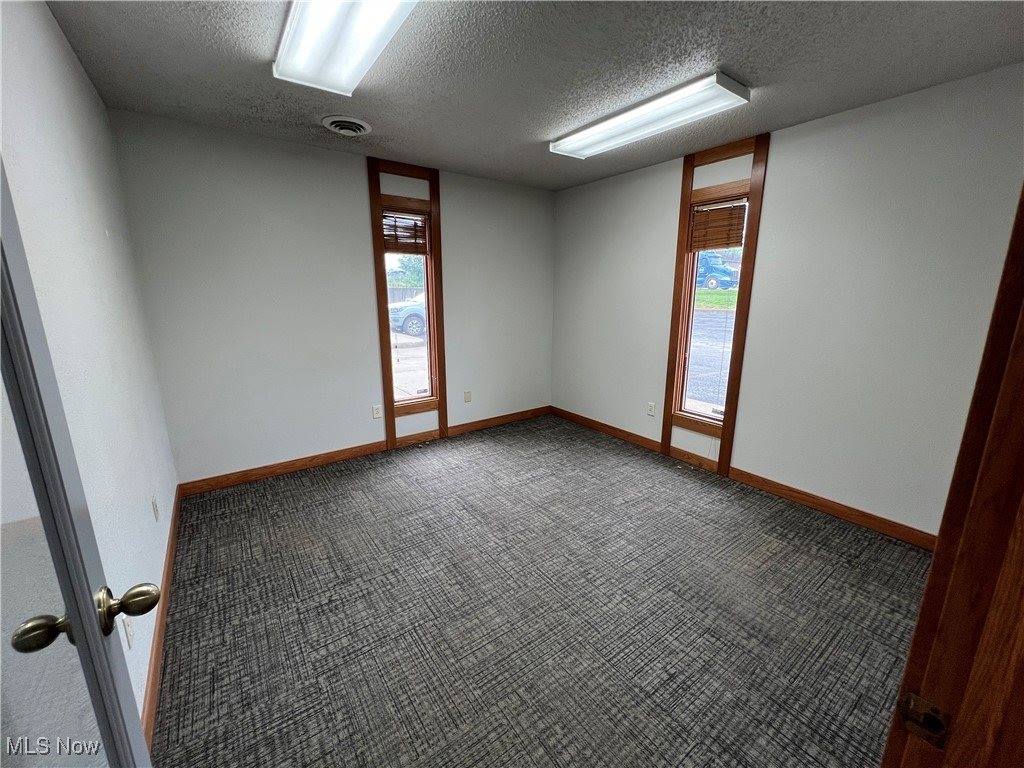 8433 South Avenue, Poland, OH 44514