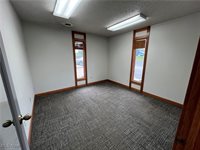 8433 South Avenue, Poland, OH 44514