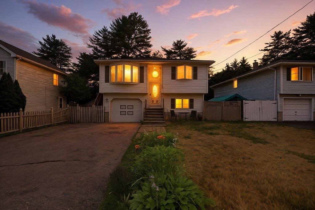 361 Parkerview St, Springfield, MA 01129