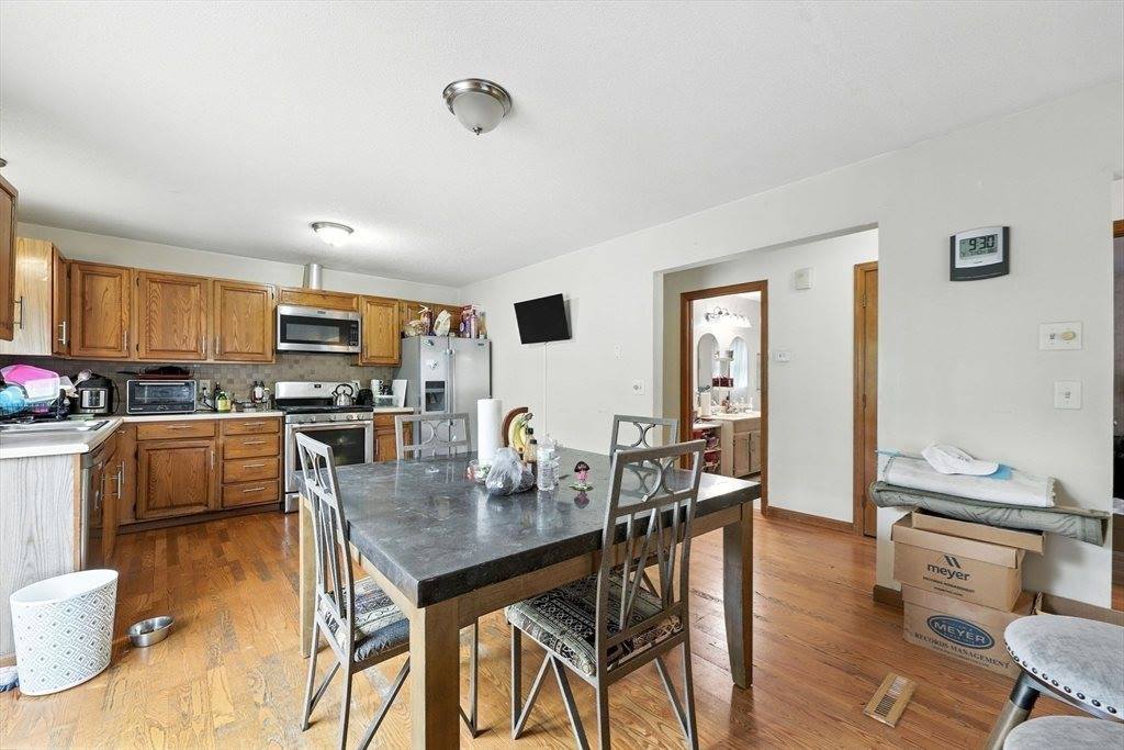 361 Parkerview St, Springfield, MA 01129