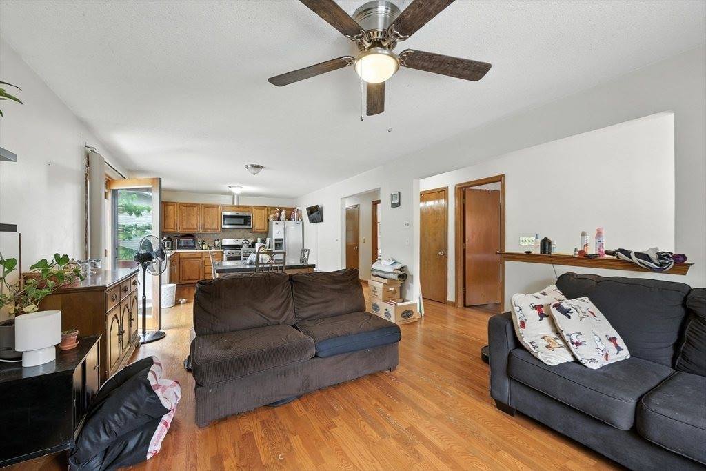 361 Parkerview St, Springfield, MA 01129