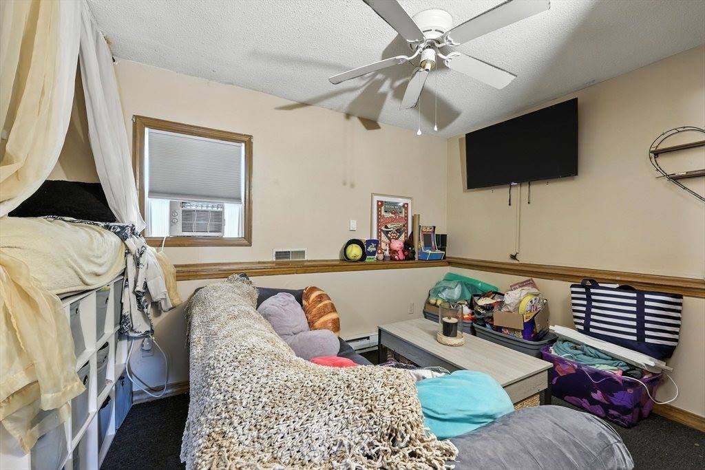 361 Parkerview St, Springfield, MA 01129