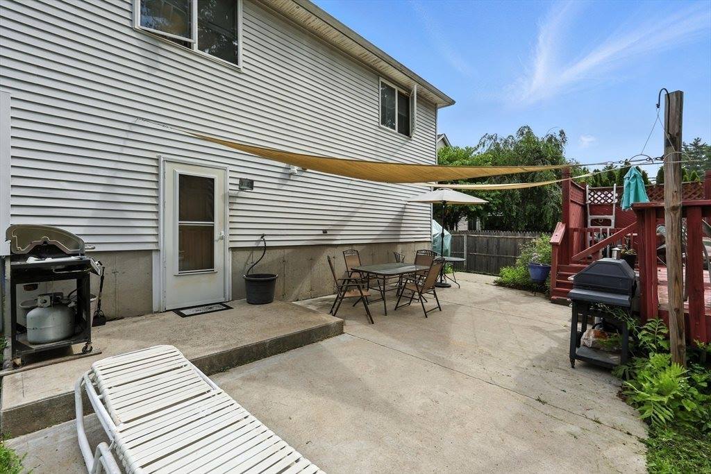 361 Parkerview St, Springfield, MA 01129