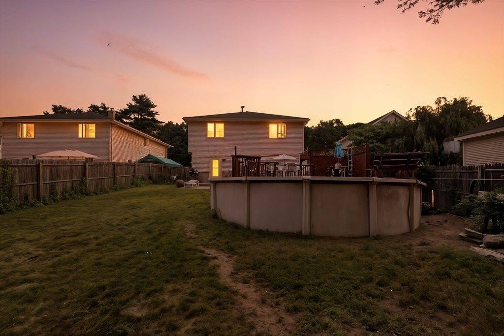 361 Parkerview St, Springfield, MA 01129