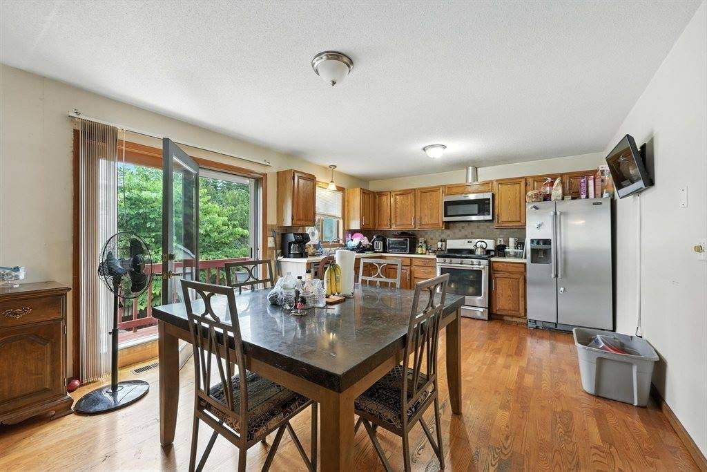 361 Parkerview St, Springfield, MA 01129