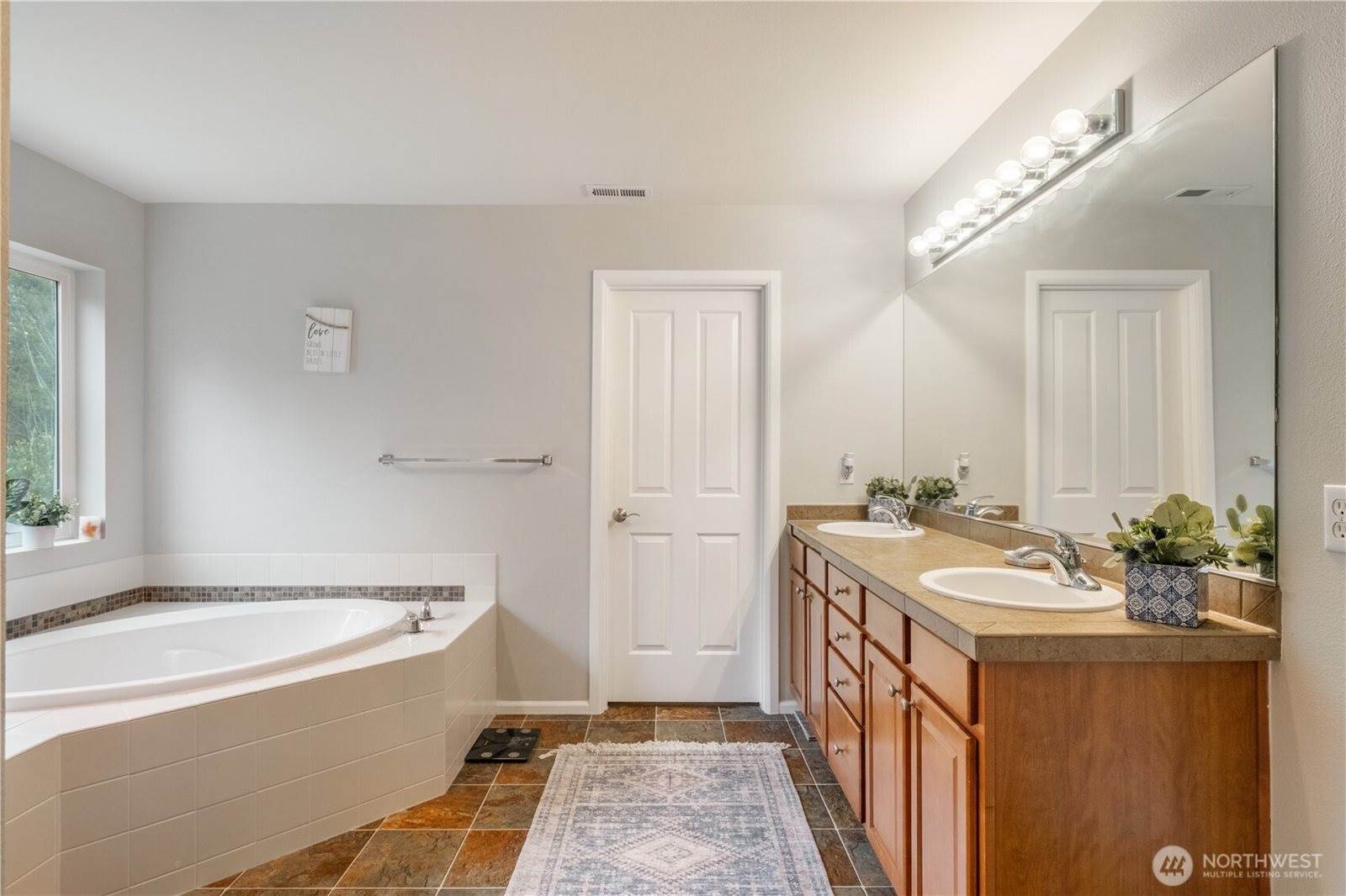 6634 Park Street East, Fife, WA 98424