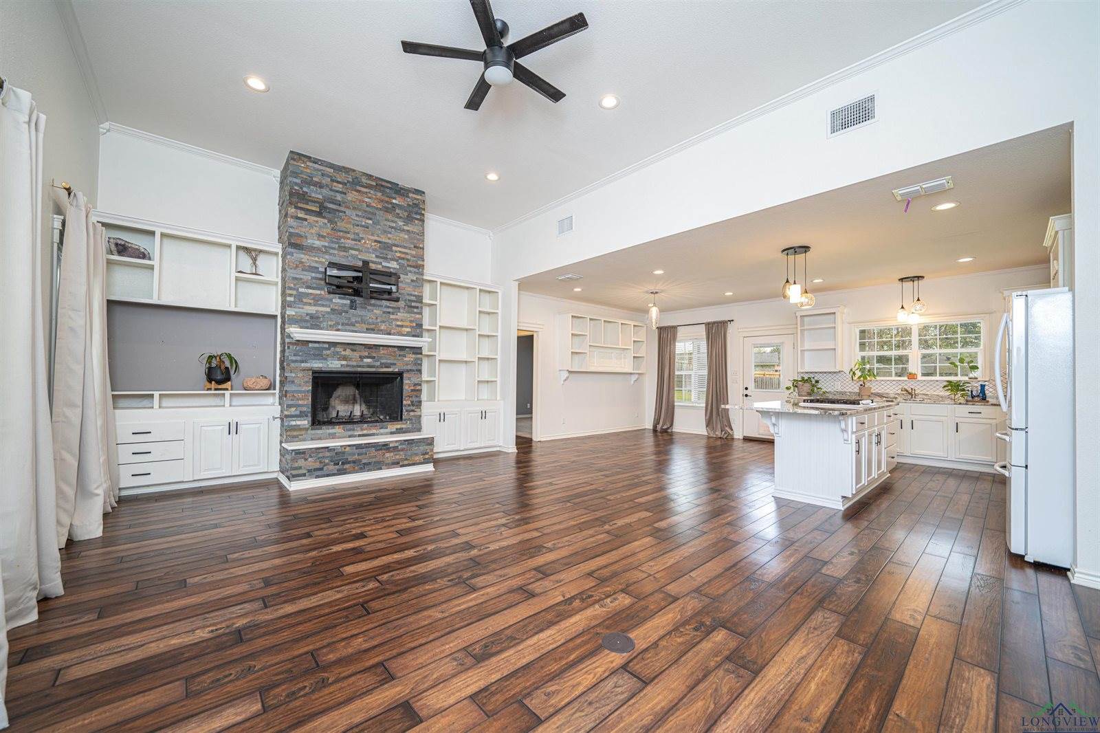 415 Bob White Dr, Gilmer, TX 75645