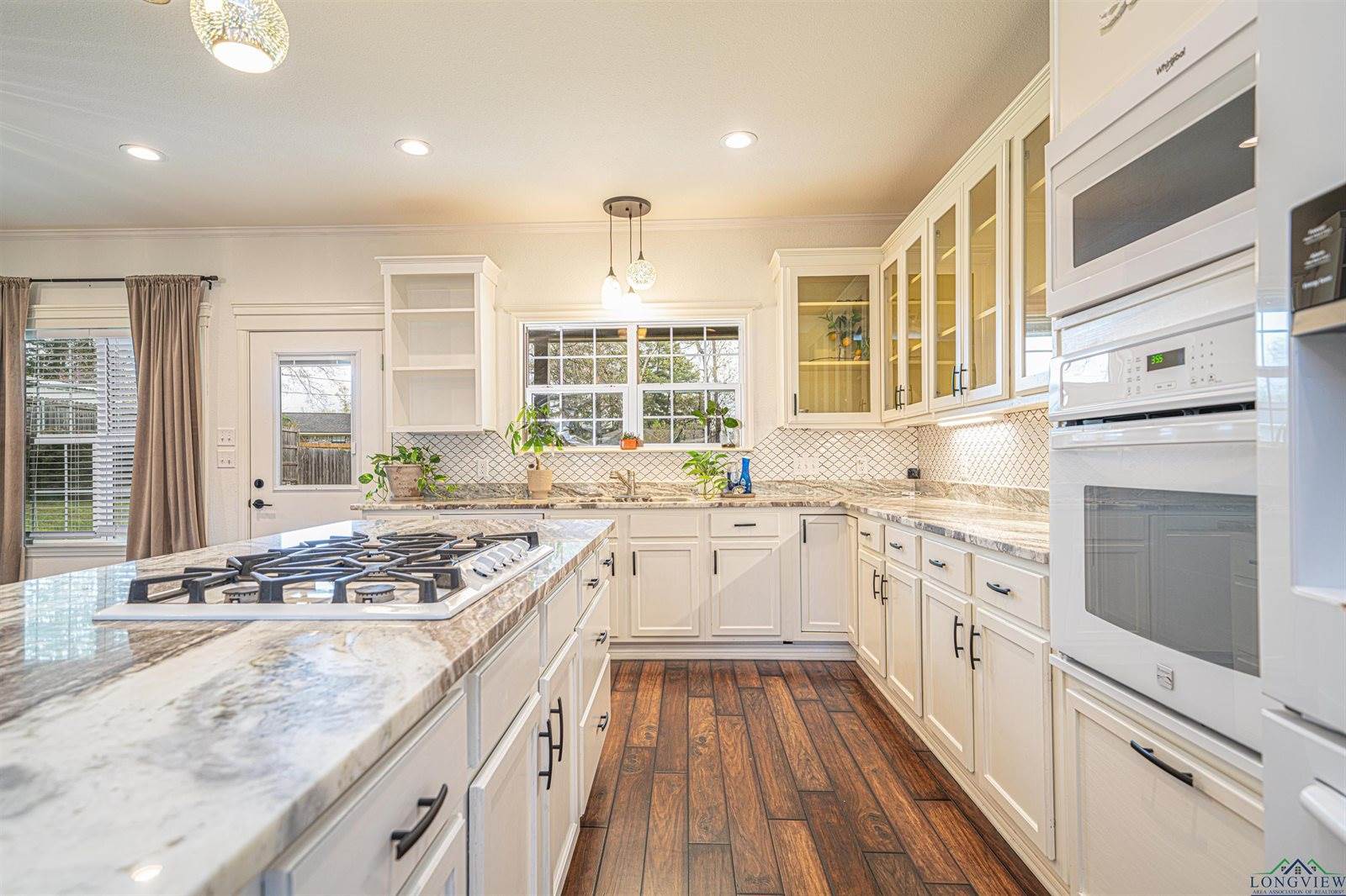 415 Bob White Dr, Gilmer, TX 75645