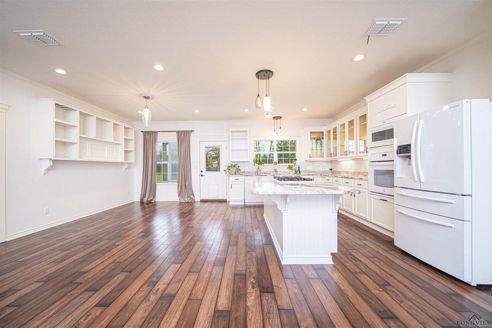 415 Bob White Dr, Gilmer, TX 75645