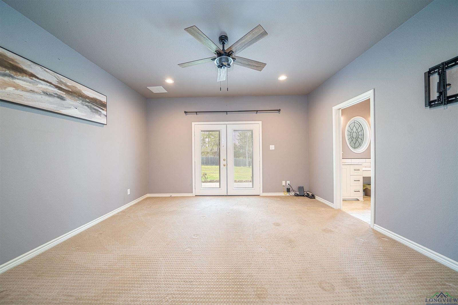 415 Bob White Dr, Gilmer, TX 75645